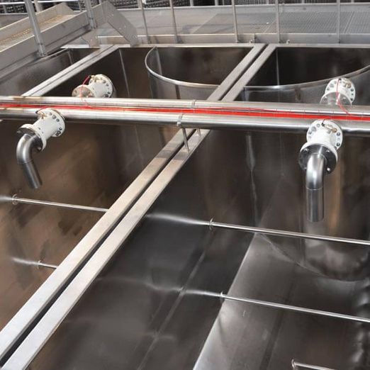 Pierścień, będący sercem zaworu zaciskowego, zapewnia swobodny przepływ strumienia produktu – bez zwężeń lub w znajdującym się bezpośrednio w strumieniu produktu komponencie.